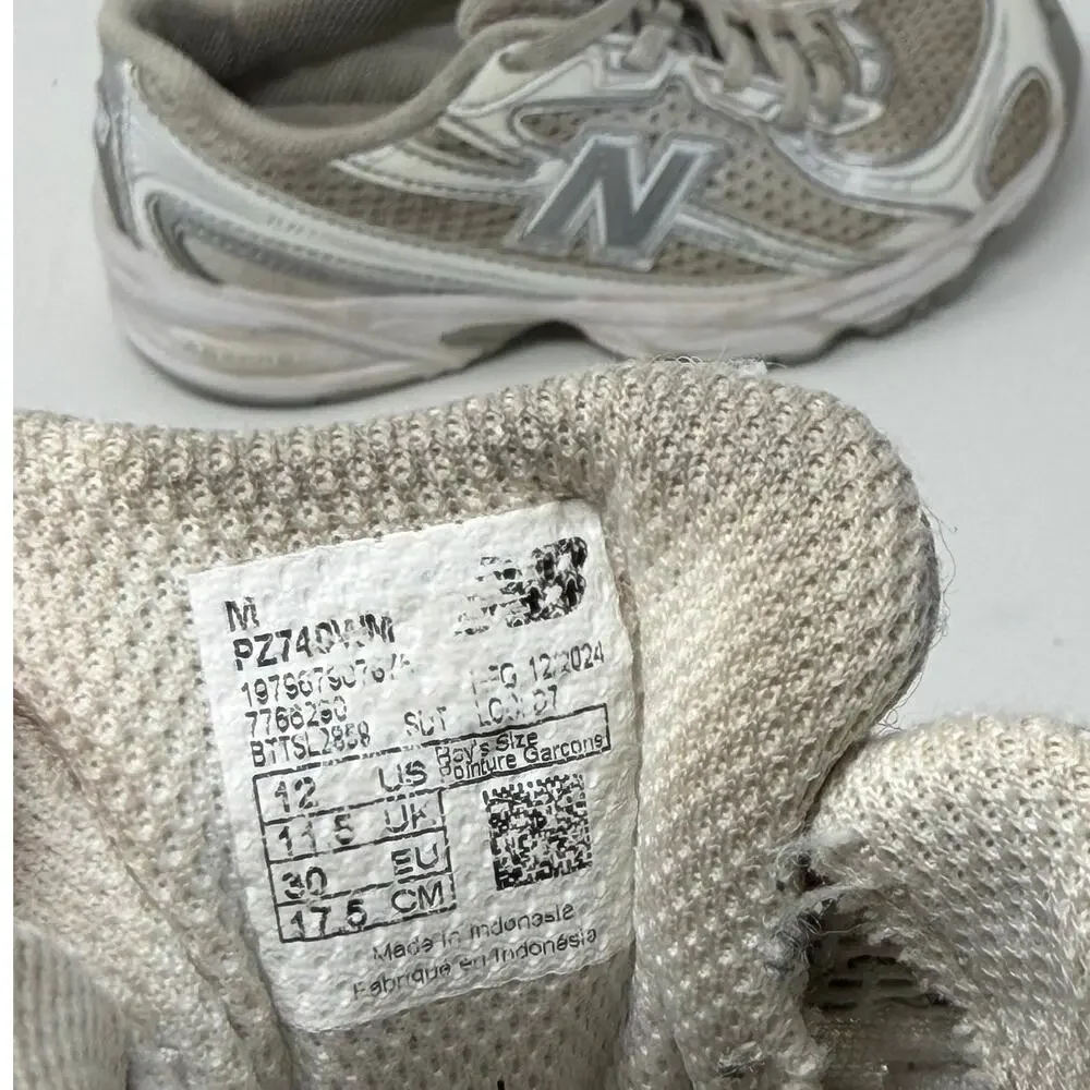 New Balance 2002R big kids 12 Sneakers